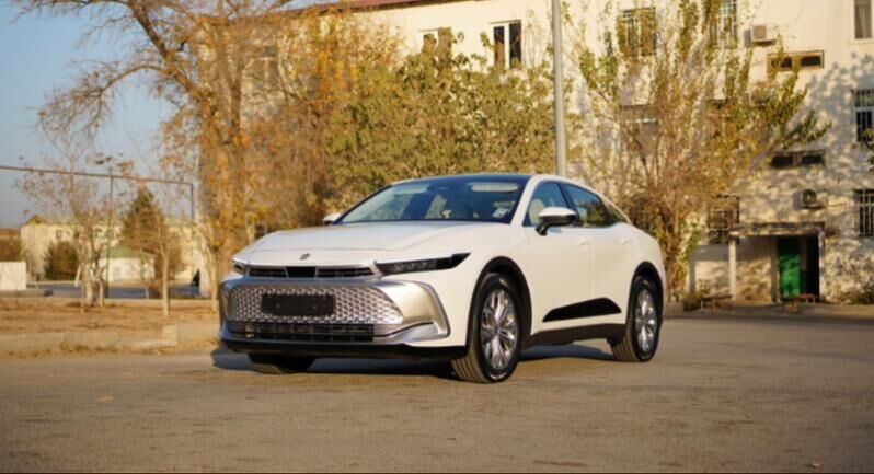 Toyota Crown 2024 - 640 000 TMT - Aşgabat - img 1