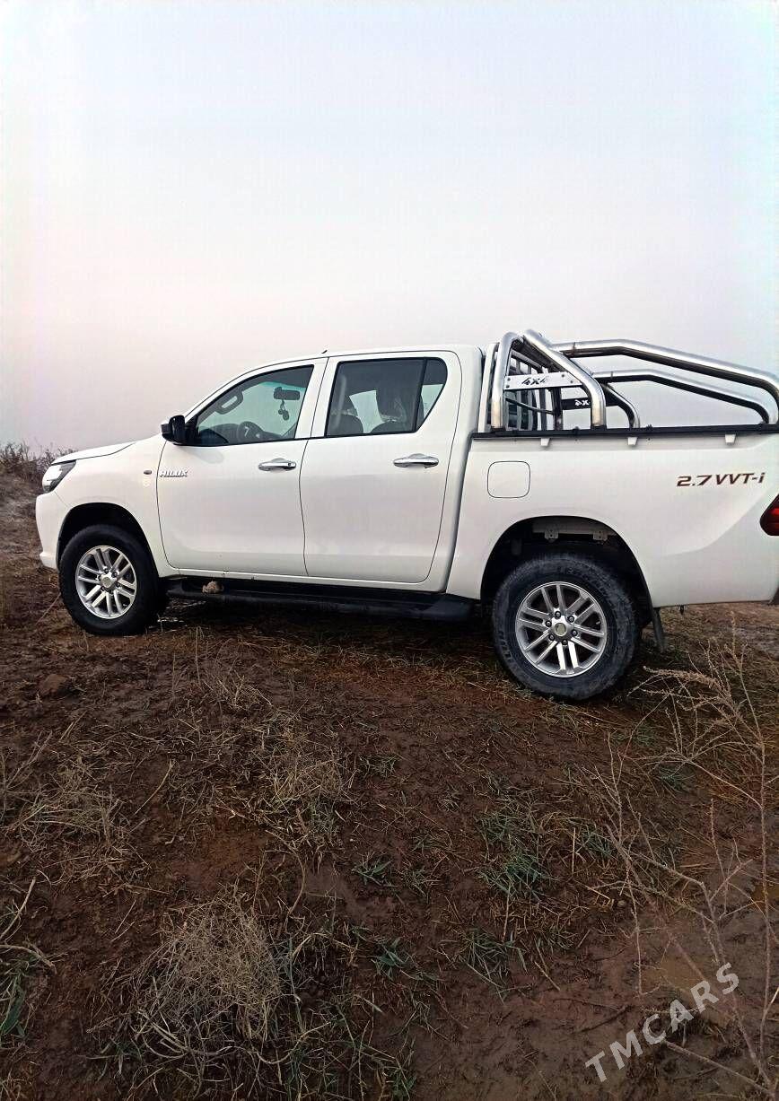 Toyota Hilux 2018 - 600 000 TMT - етр. Туркменбаши - img 1