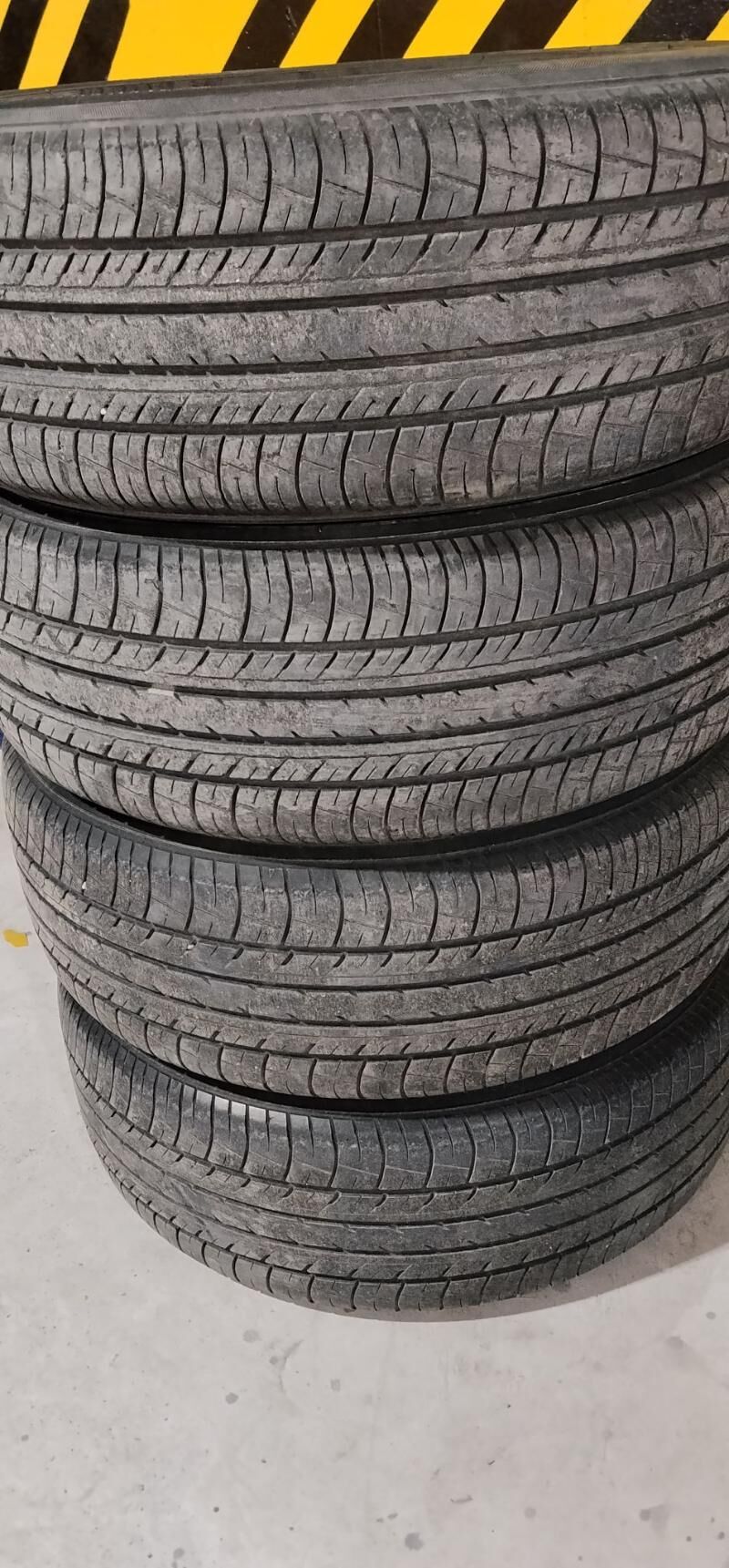 215 55 17 Yokohama 1 350 TMT - Garadamak - img 1