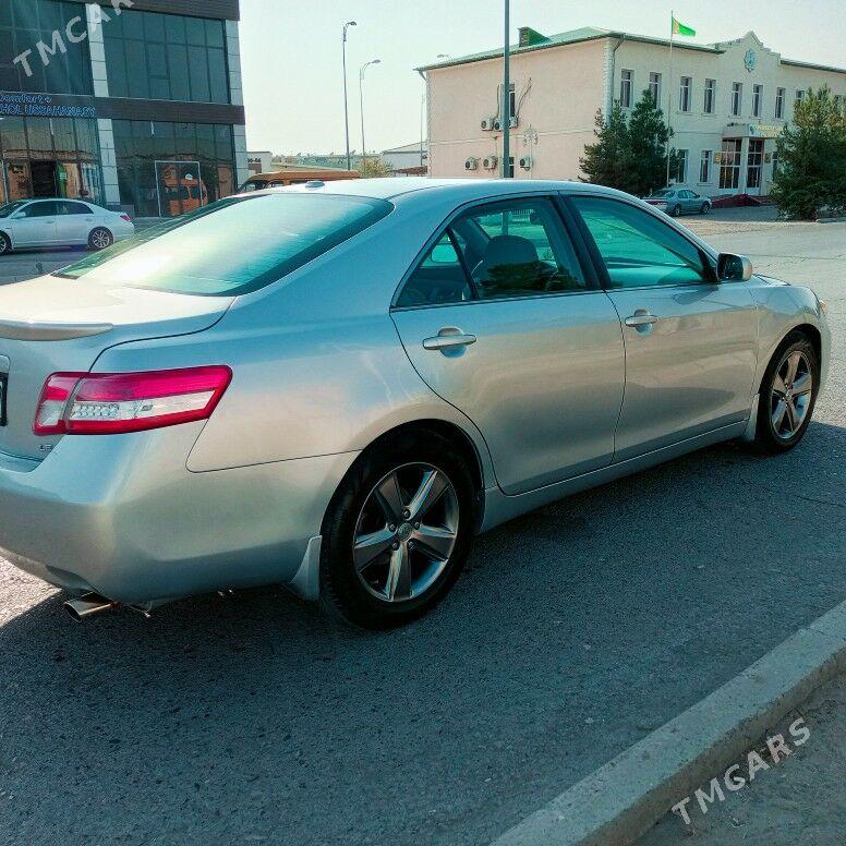 Toyota Camry 2011 - 200 000 TMT - Дянев - img 1
