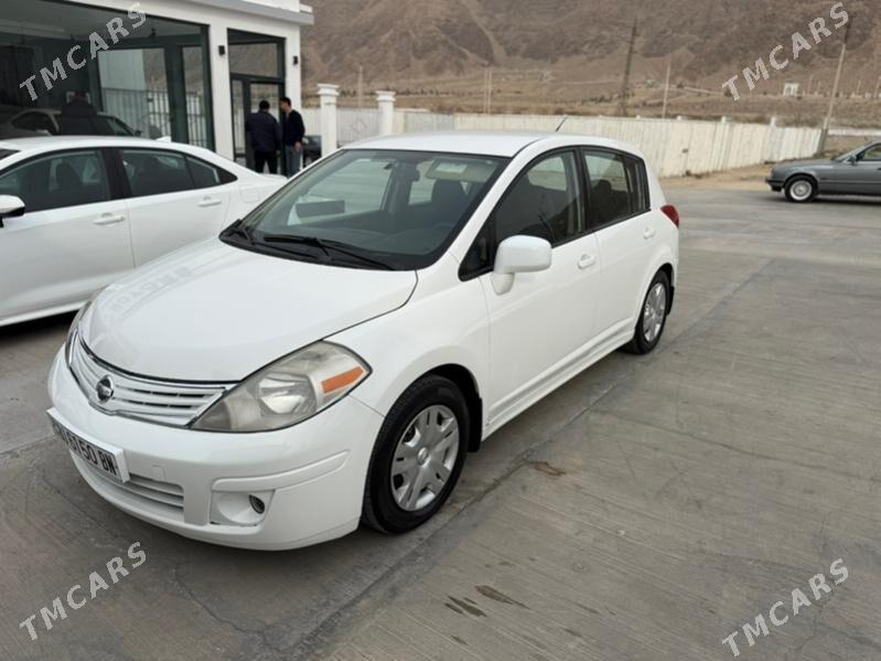 Nissan Versa 2010 - 125 000 TMT - Балканабат - img 1