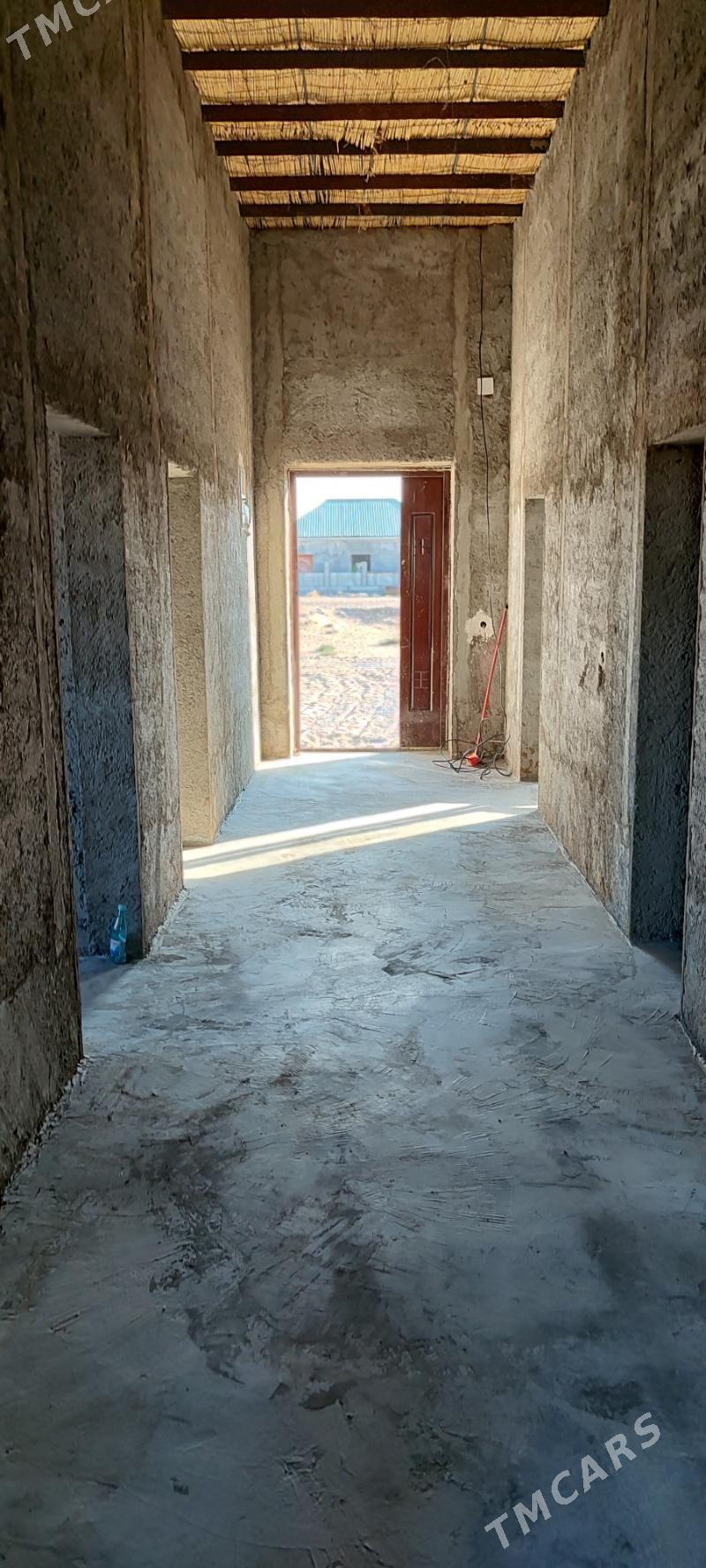 Satlyk jaý öňaldy - Ak bugdaý etraby - img 1