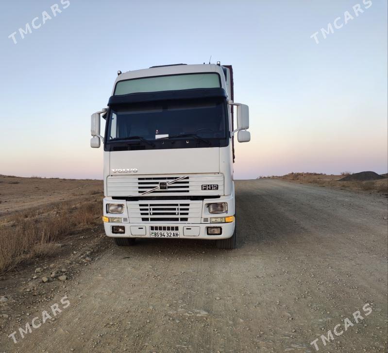 Volvo FH12 2002 - 824 000 TMT - Büzmeýin - img 1