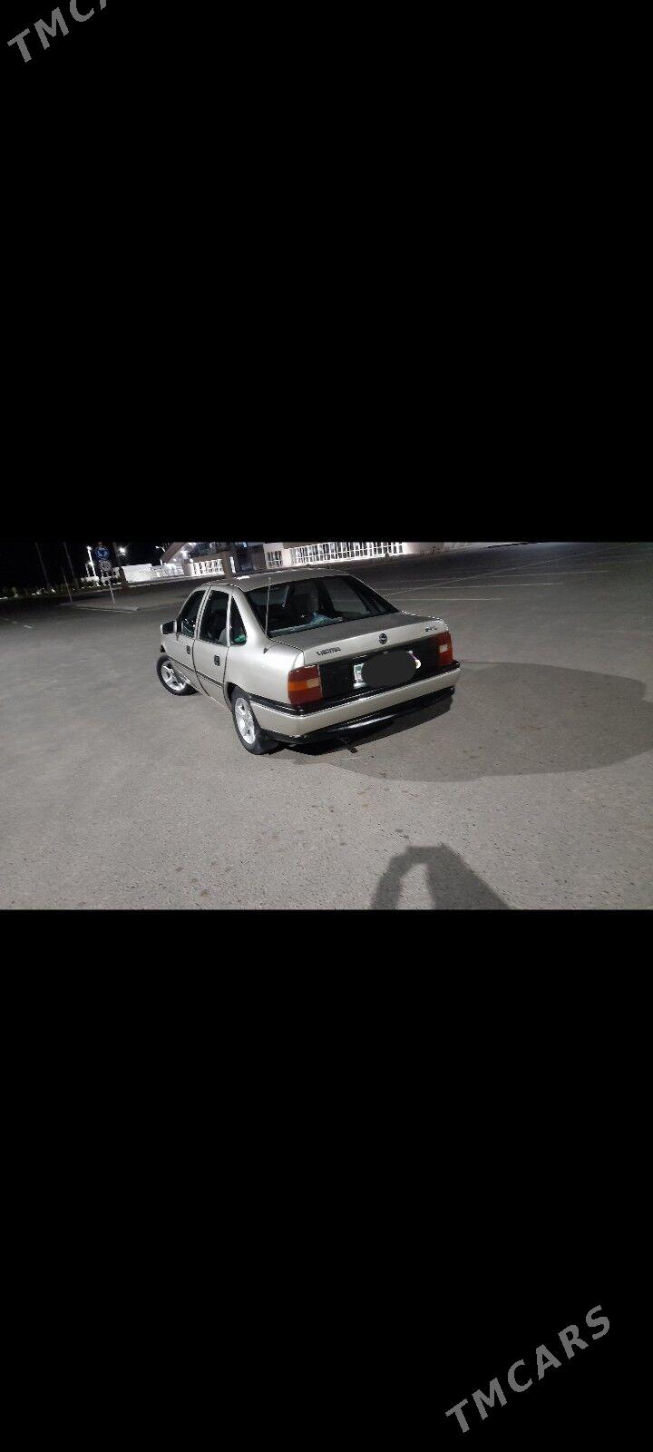 Opel Vectra 1991 - 30 000 TMT - Sarahs - img 1