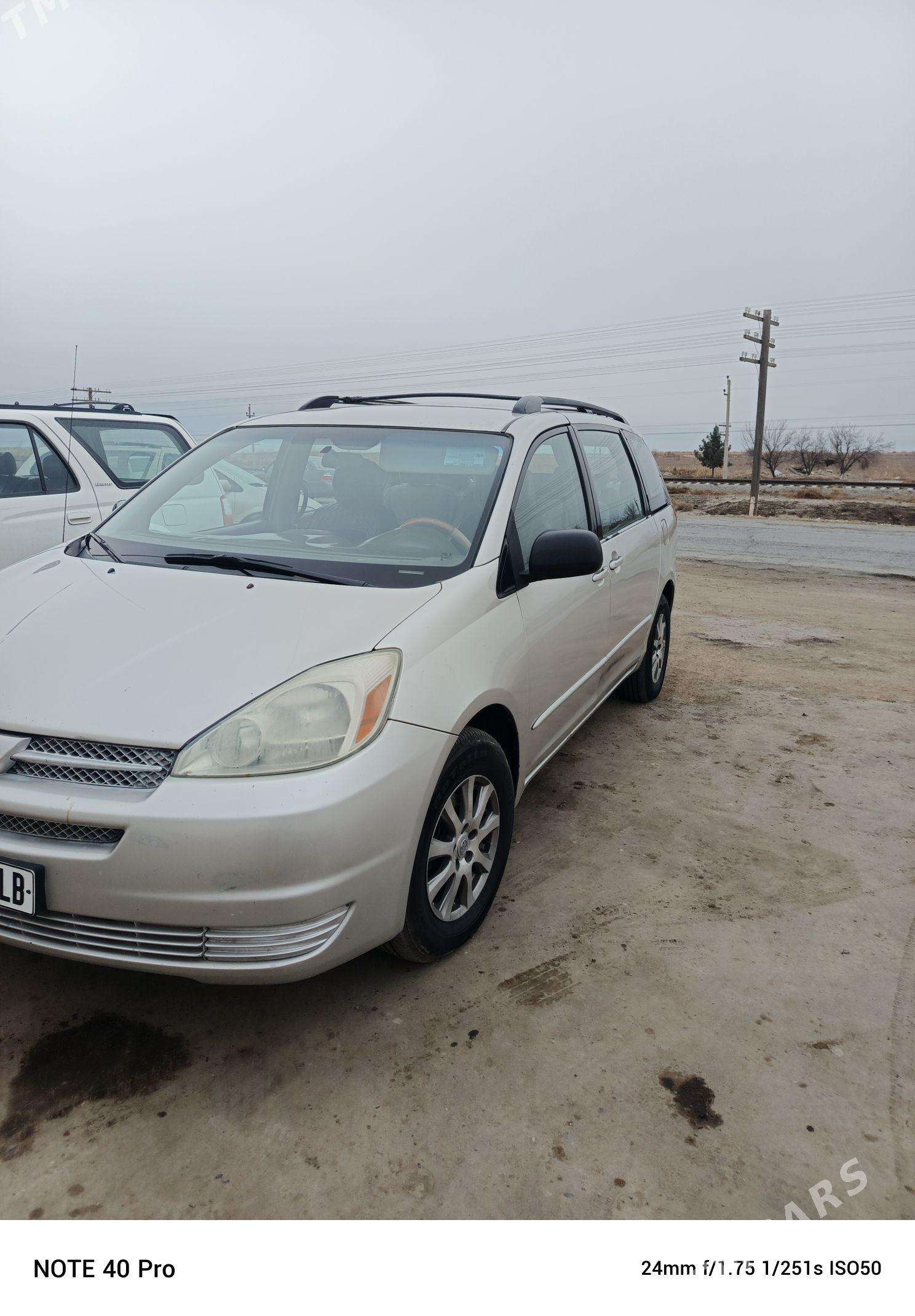 Toyota Sienna 2004 - 220 000 TMT - Dänew - img 1