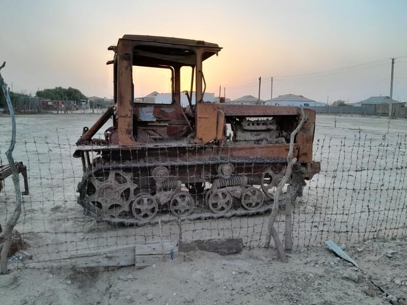 Gusulicny traktor DT-75 morda 10 000 TMT - Этрек - img 1