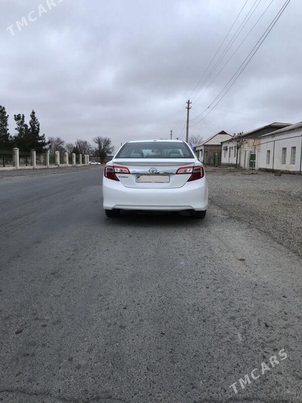 Toyota Camry 2013 - 190 000 TMT - Кака - img 1
