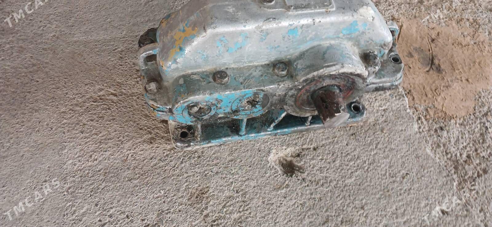 Reduktor редуктор - Büzmeýin - img 1