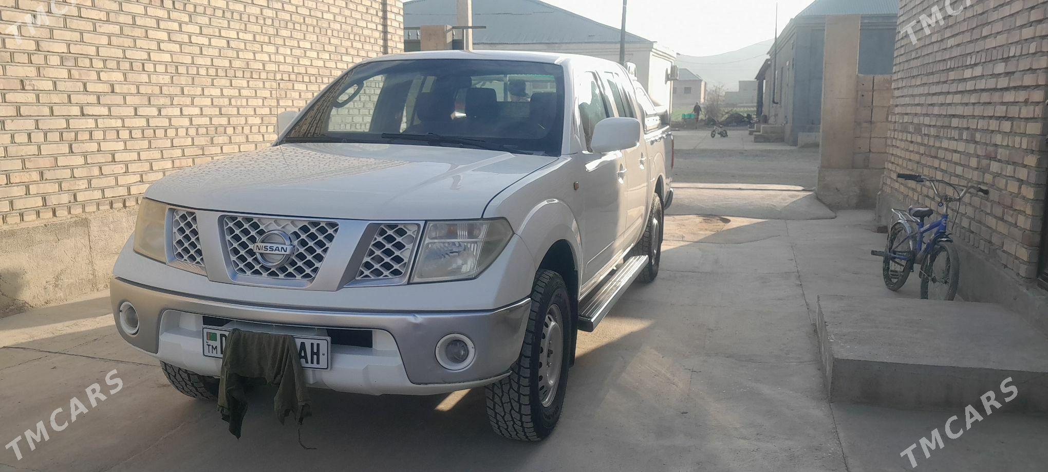 Nissan Navara 2014 - 200 000 TMT - Бахарден - img 1