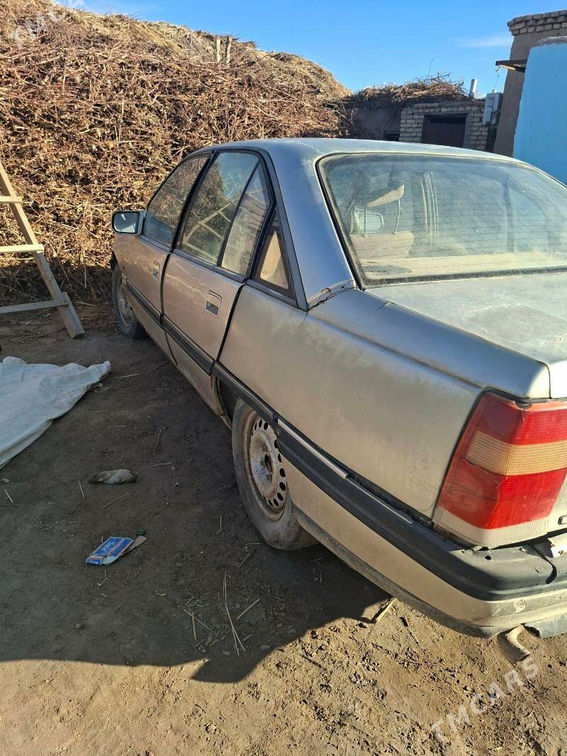 Opel Omega 1995 - 10 000 TMT - Акдепе - img 1