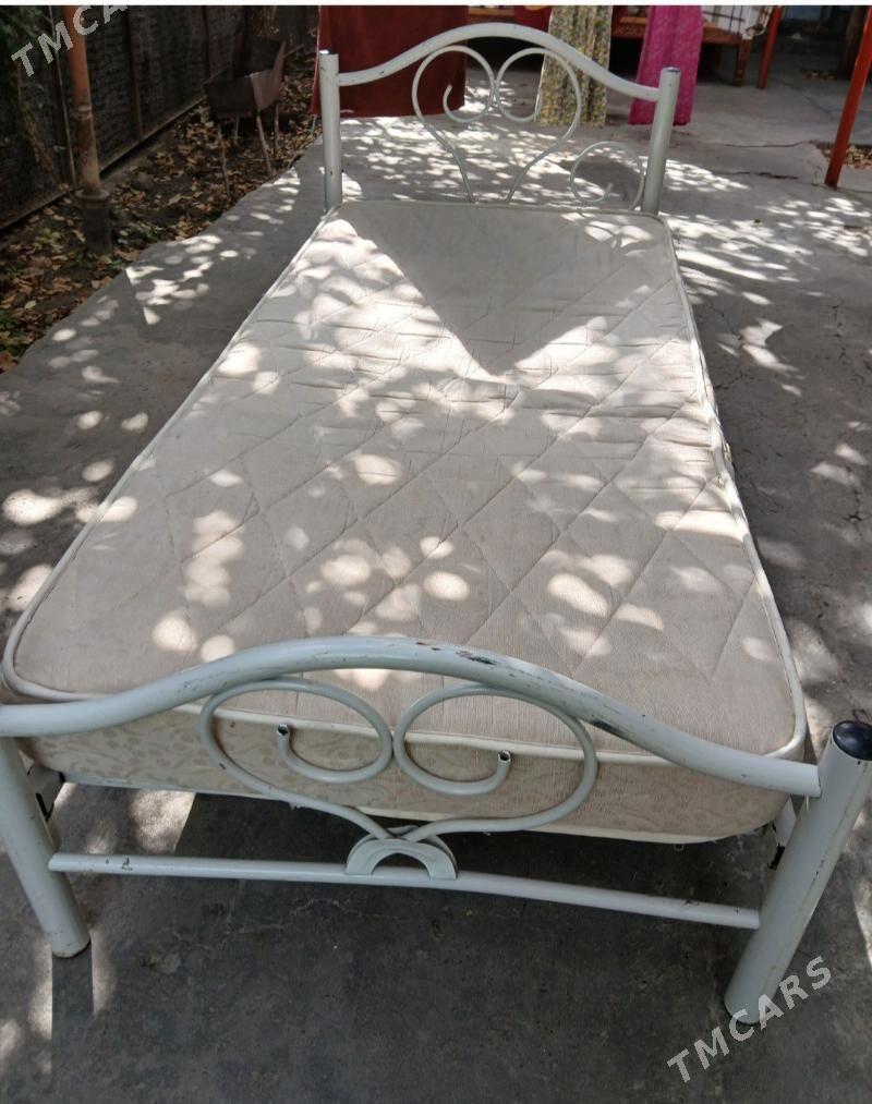 Кровать,б/у. МАТРАС 180×200 - Ким район - img 1