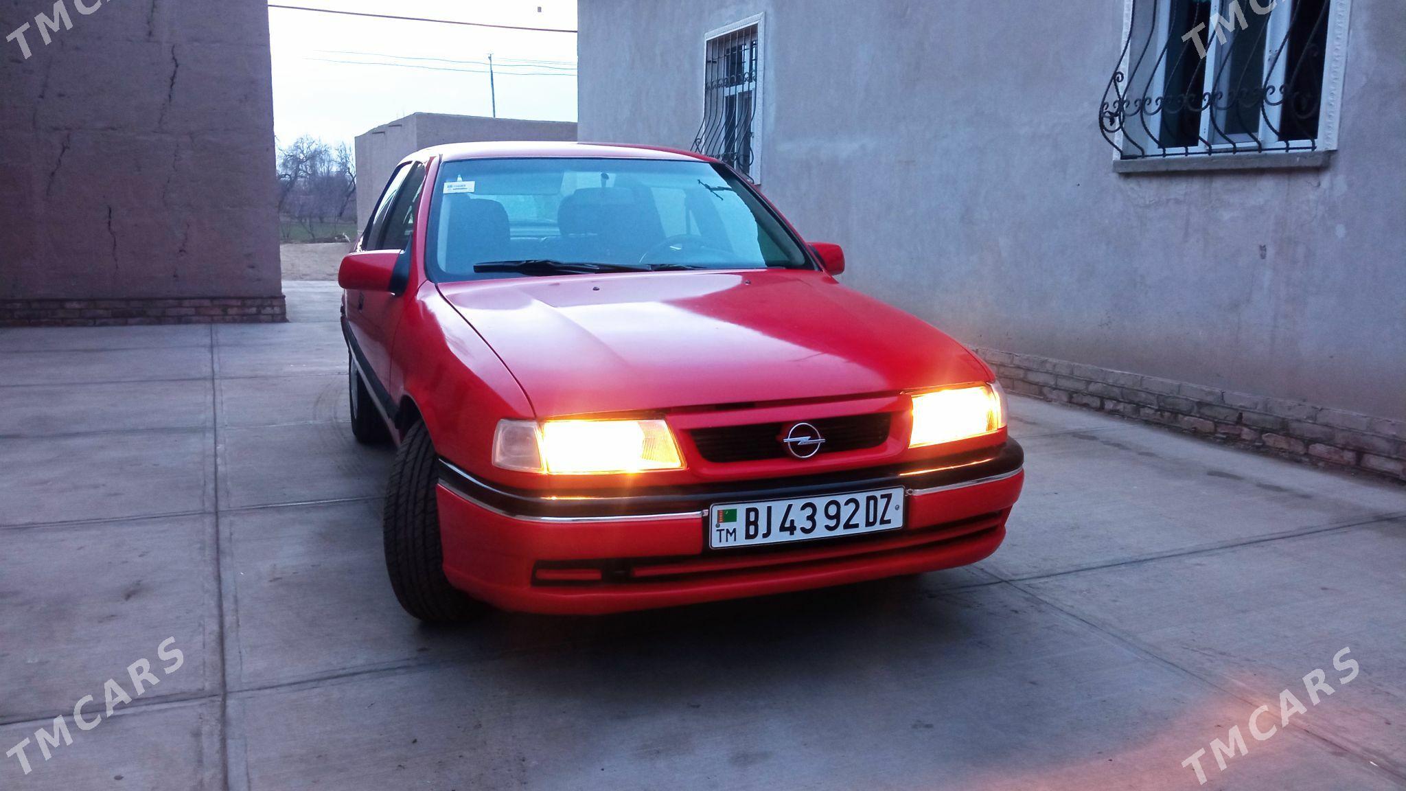 Opel Vectra 1995 - 60 000 TMT - Губадаг - img 1