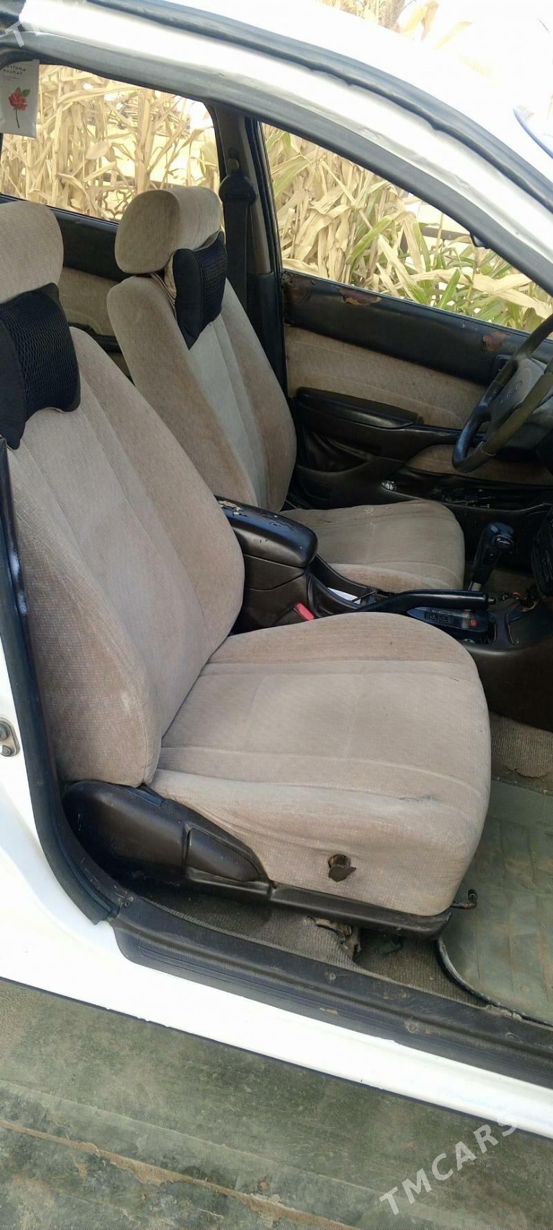 Toyota Carina 1992 - 40 000 TMT - Мары - img 1