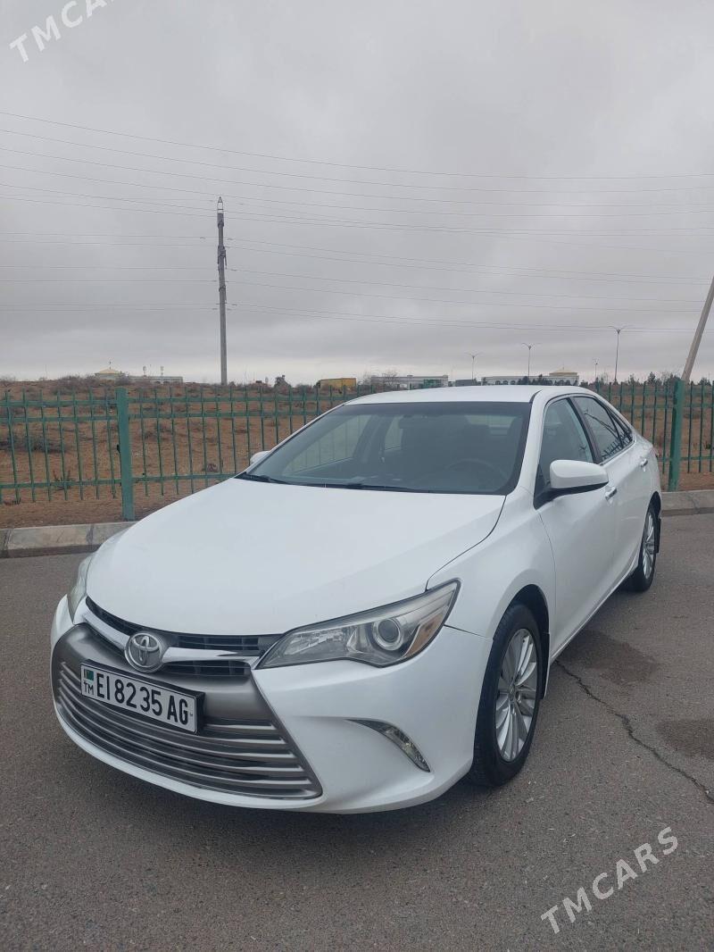 Toyota Camry 2017 - 230 000 TMT - Бузмеин - img 1