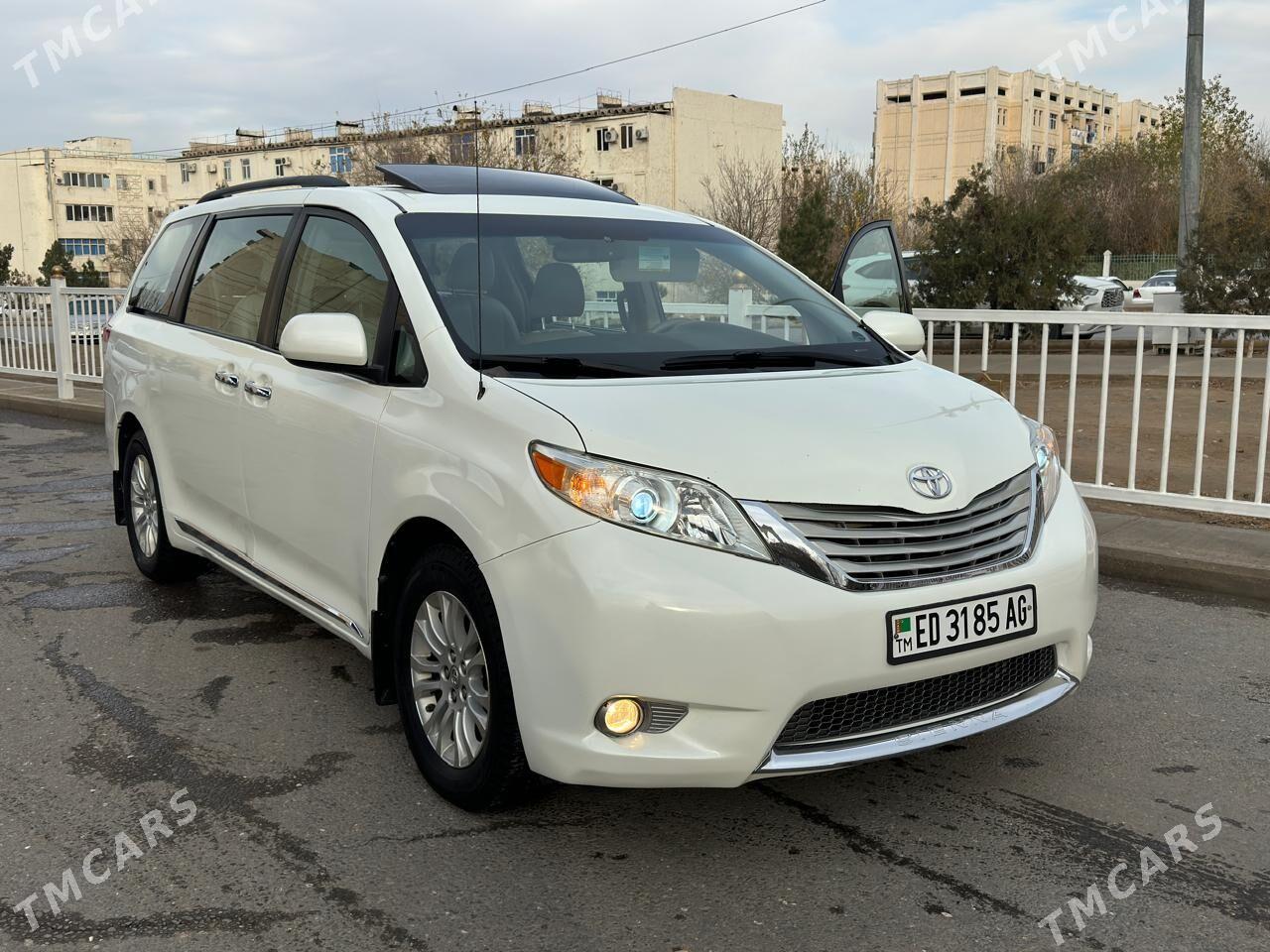 Toyota Sienna 2011 - 345 000 TMT - 6 mkr - img 1
