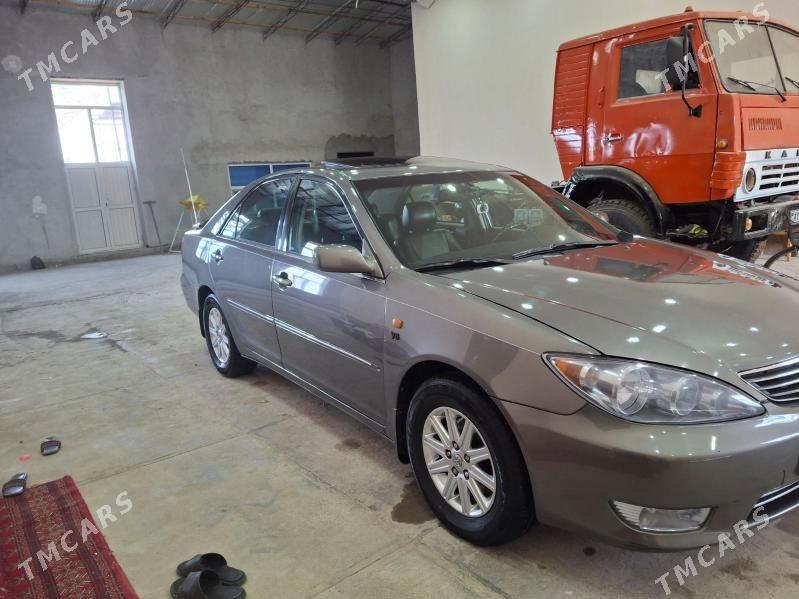 Toyota Camry 2004 - 230 000 TMT - Дянев - img 1