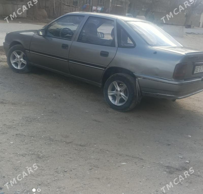 Opel Vectra 1991 - 30 000 TMT - Газаджак - img 1