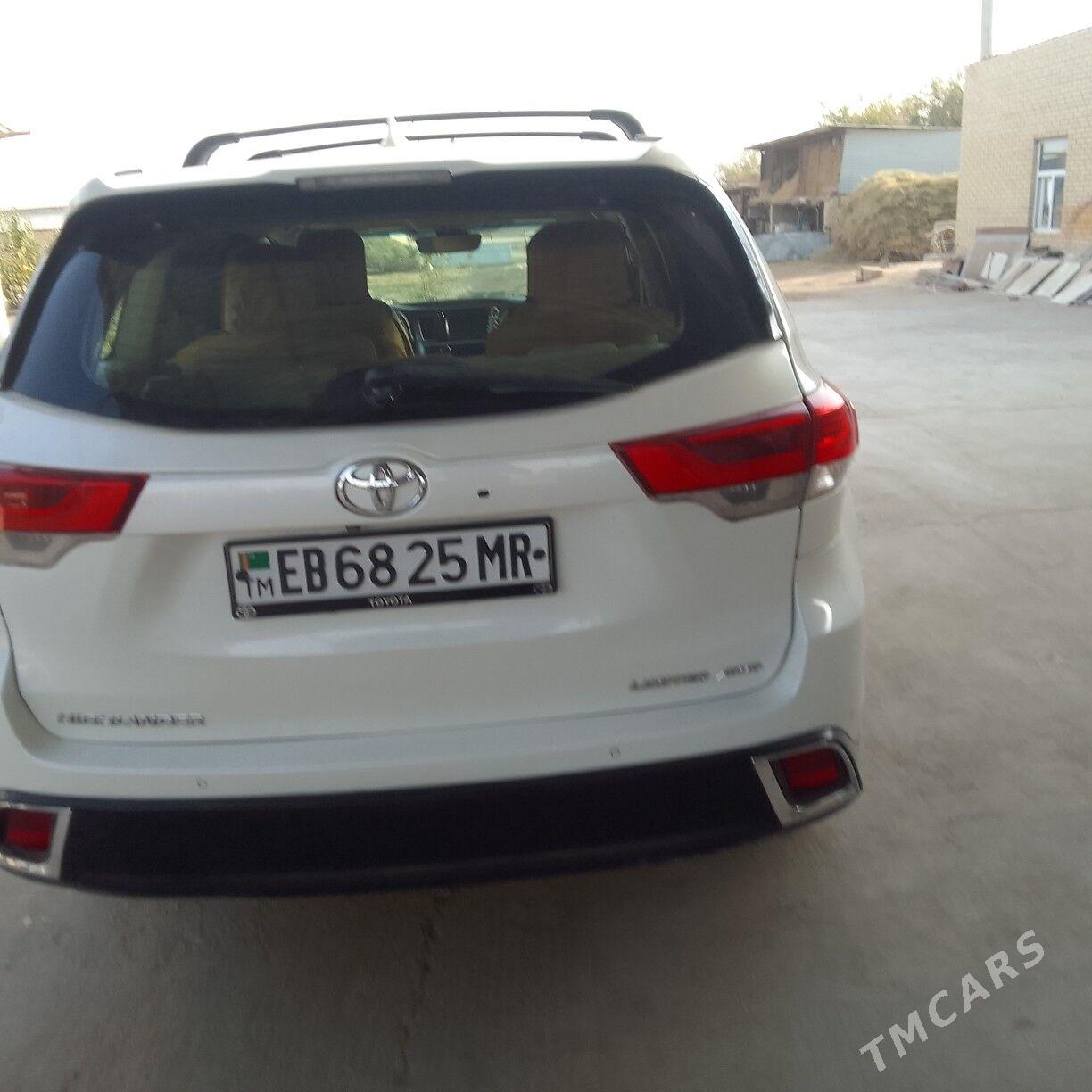 Toyota Highlander 2019 - 45 000 TMT - Байрамали - img 1