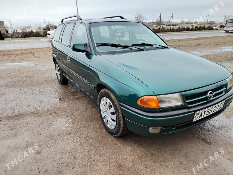 Opel Astra 1994 - 42 000 TMT - Гурбансолтан Едже - img 1