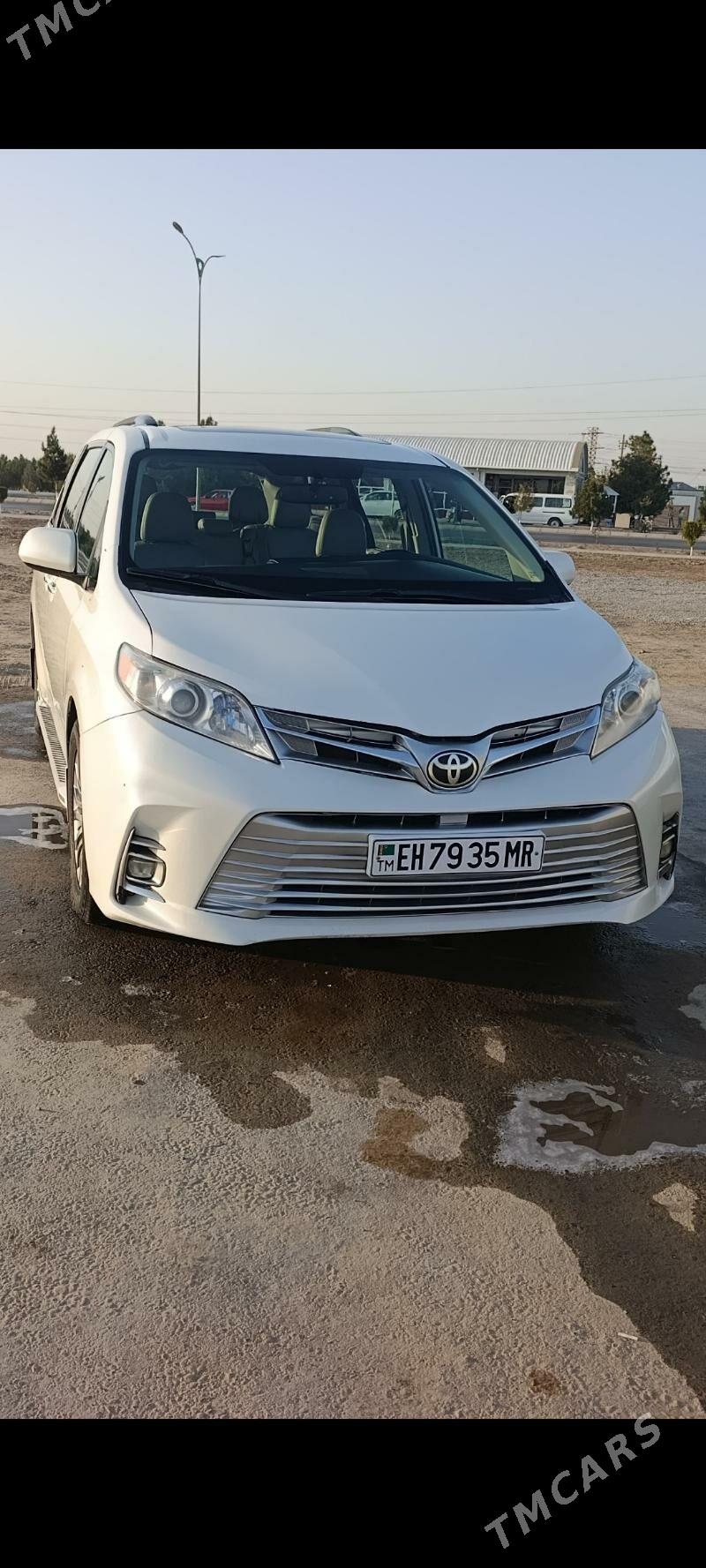 Toyota Sienna 2017 - 395 000 TMT - Мары - img 1