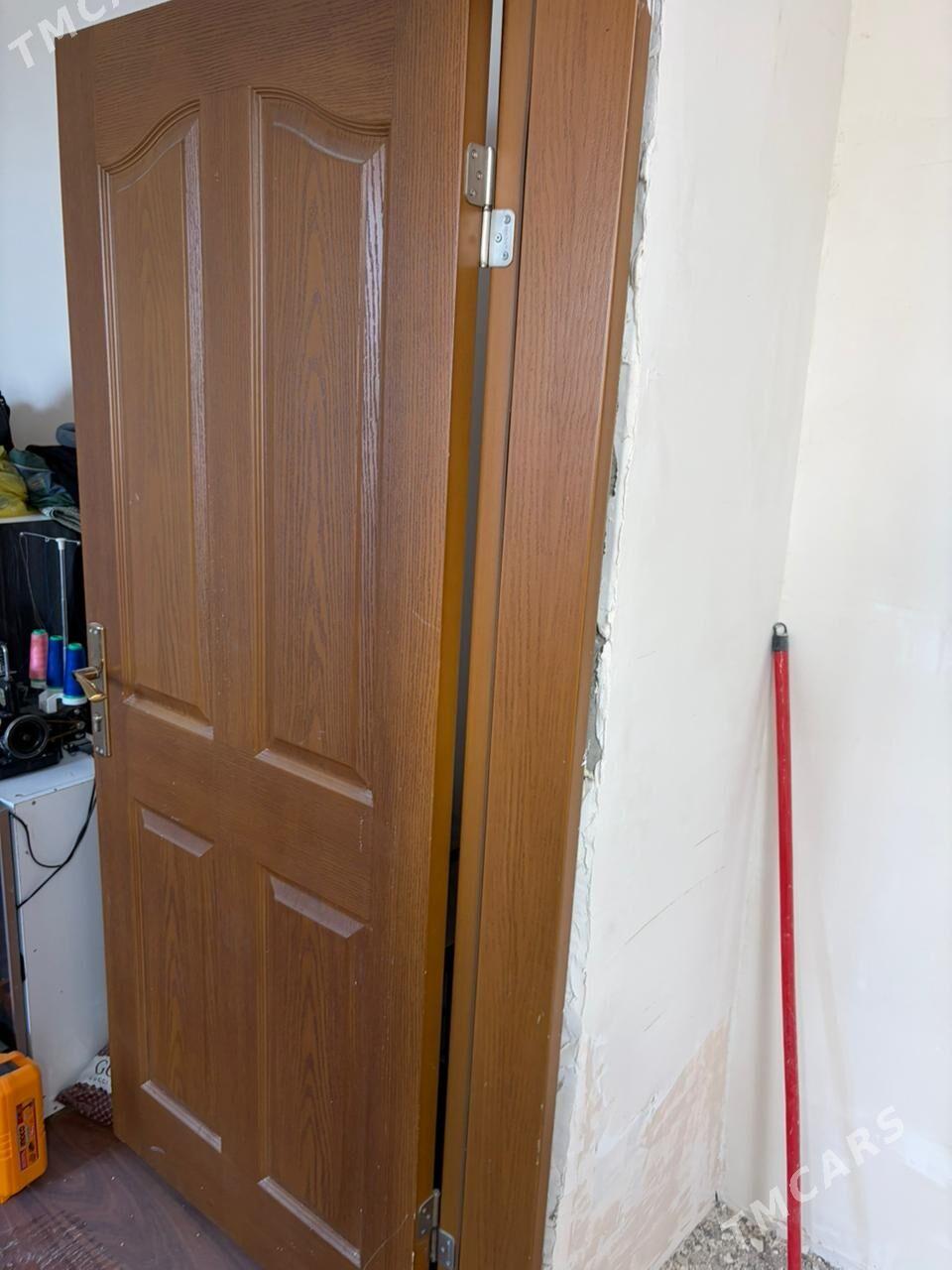 içgi gapy - Büzmeýin GRES - img 1