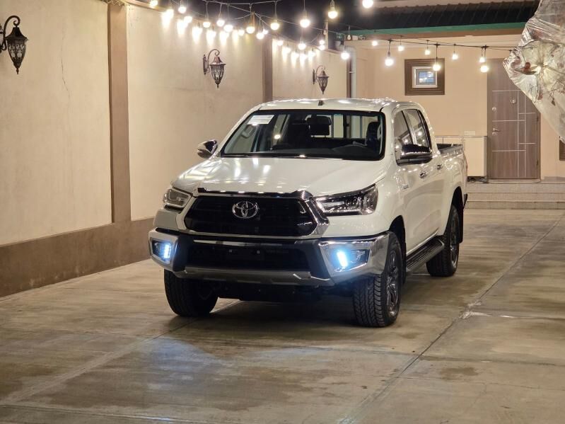 Toyota Hilux 2025 - 678 000 TMT - Кëши - img 1