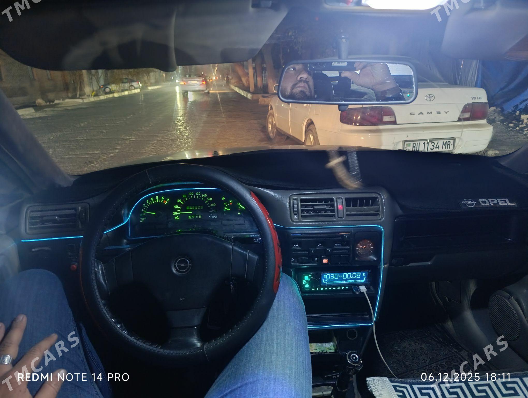 Opel Vectra 1989 - 25 000 TMT - Мары - img 1