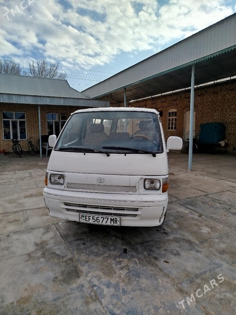 Toyota Hiace 1996 - 86 000 TMT - Мары - img 1