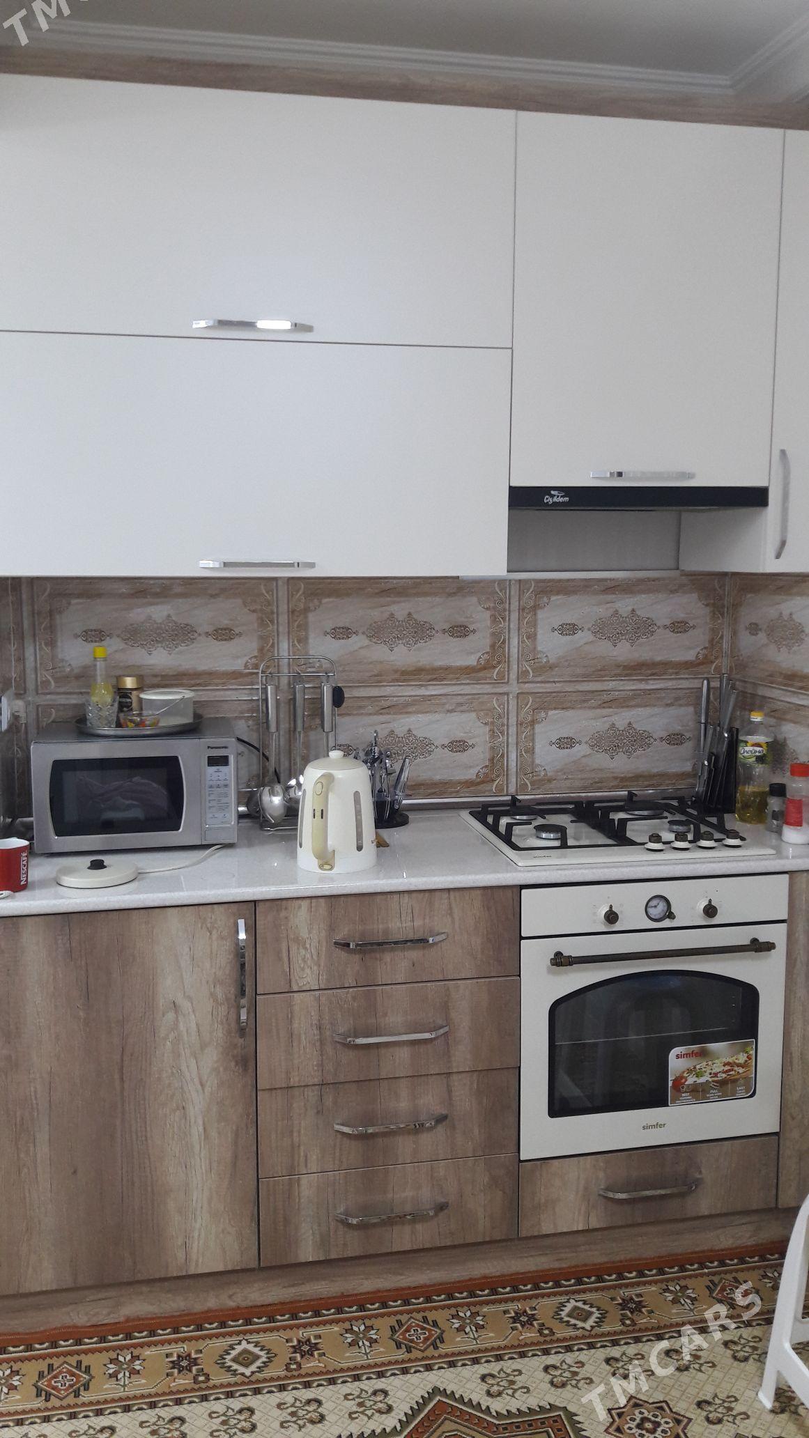 5 mkr 4 kom Ipoteka - 5 мкр - img 1