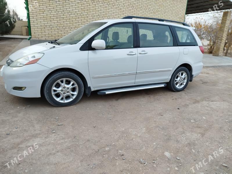 Toyota Sienna 2004 - 290 000 TMT - Ходжамбаз - img 1