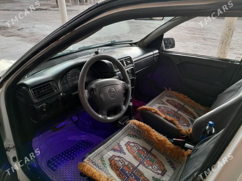 Opel Vectra 1995 - 46 000 TMT - Кёнеургенч - img 1