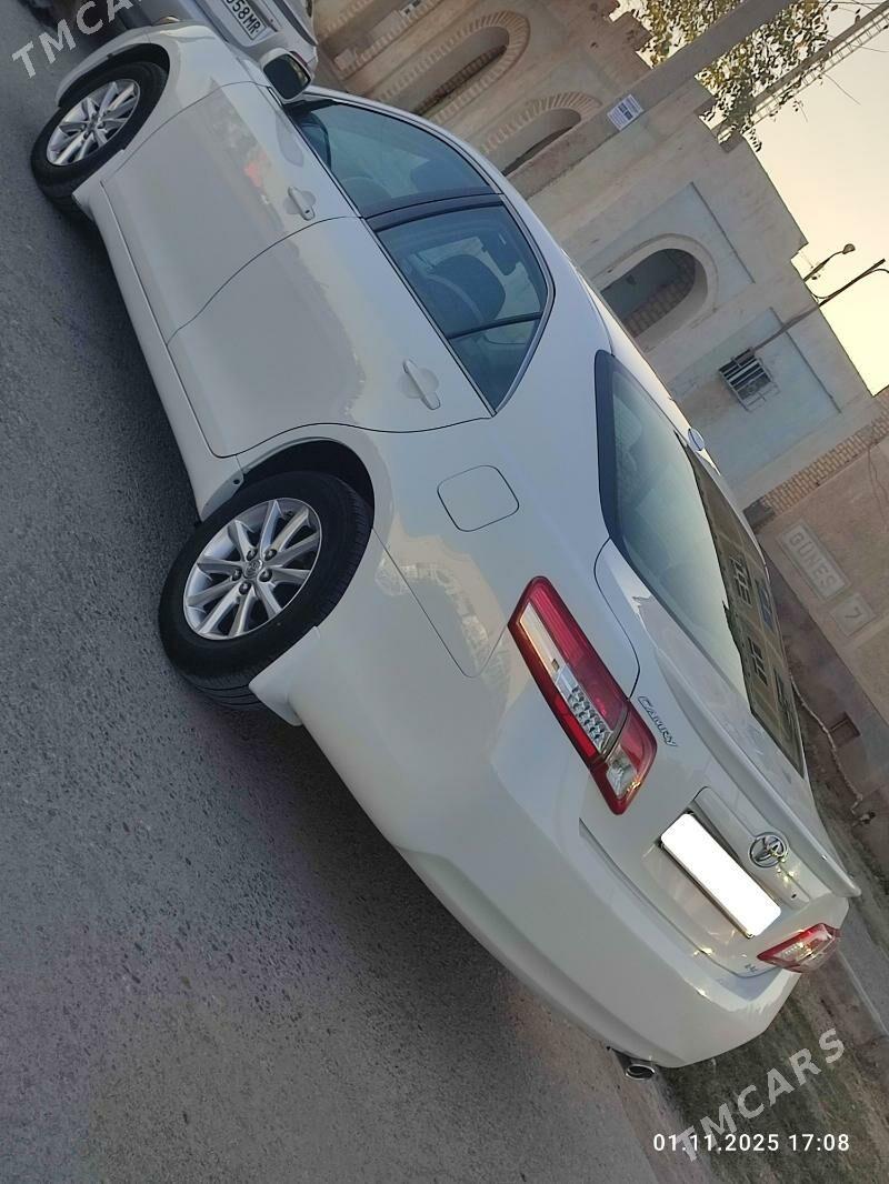 Toyota Camry 2011 - 220 000 TMT - Мары - img 1