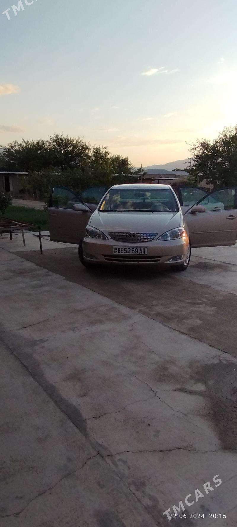 Toyota Camry 2004 - 235 000 TMT - Bäherden - img 1