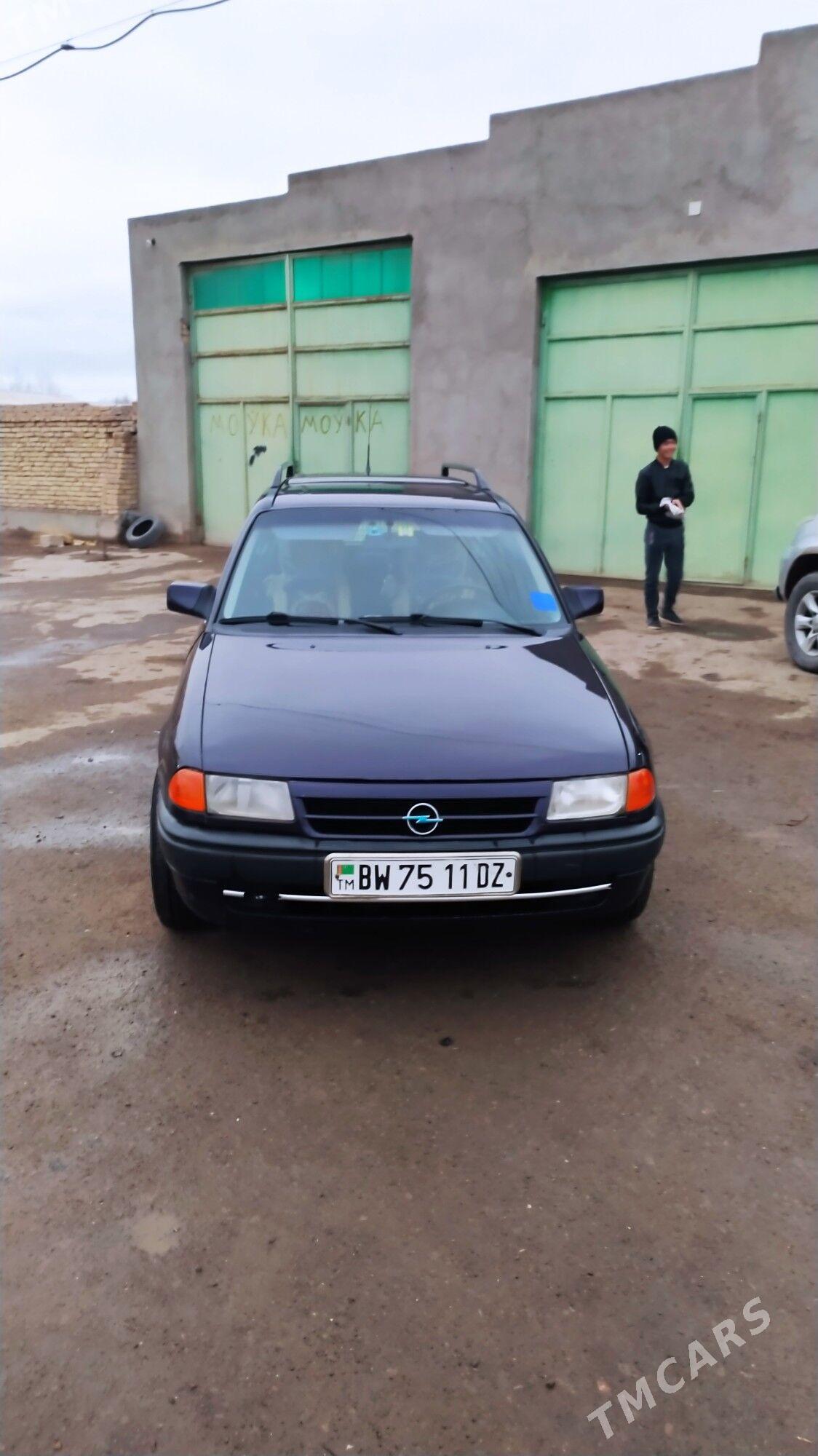 Opel Astra 1993 - 58 000 TMT - Губадаг - img 1