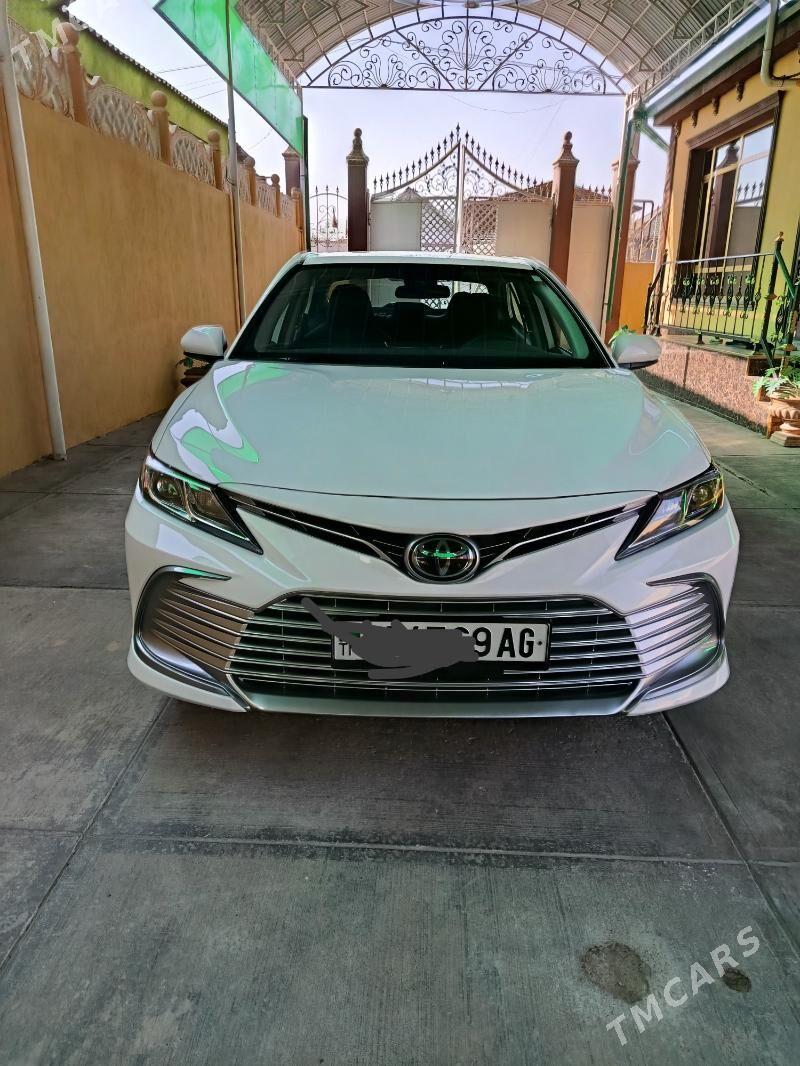 Toyota Camry 2021 - 340 000 TMT - Гуртли - img 1