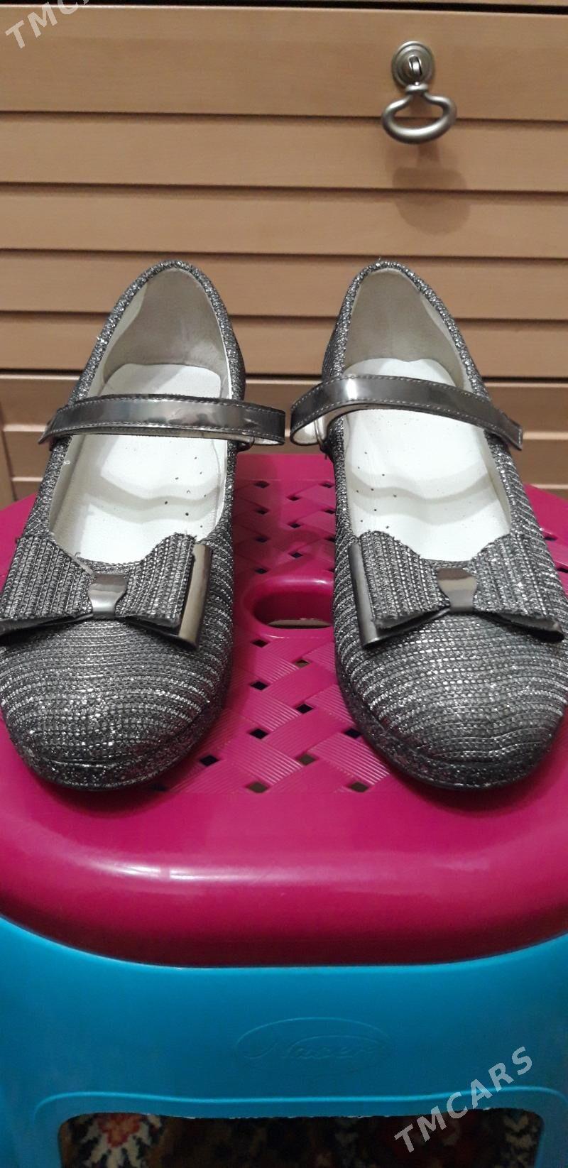 ТУФЛИ СЕРЕБРИСТЫЕ 36 РАЗМЕР - Aşgabat - img 1