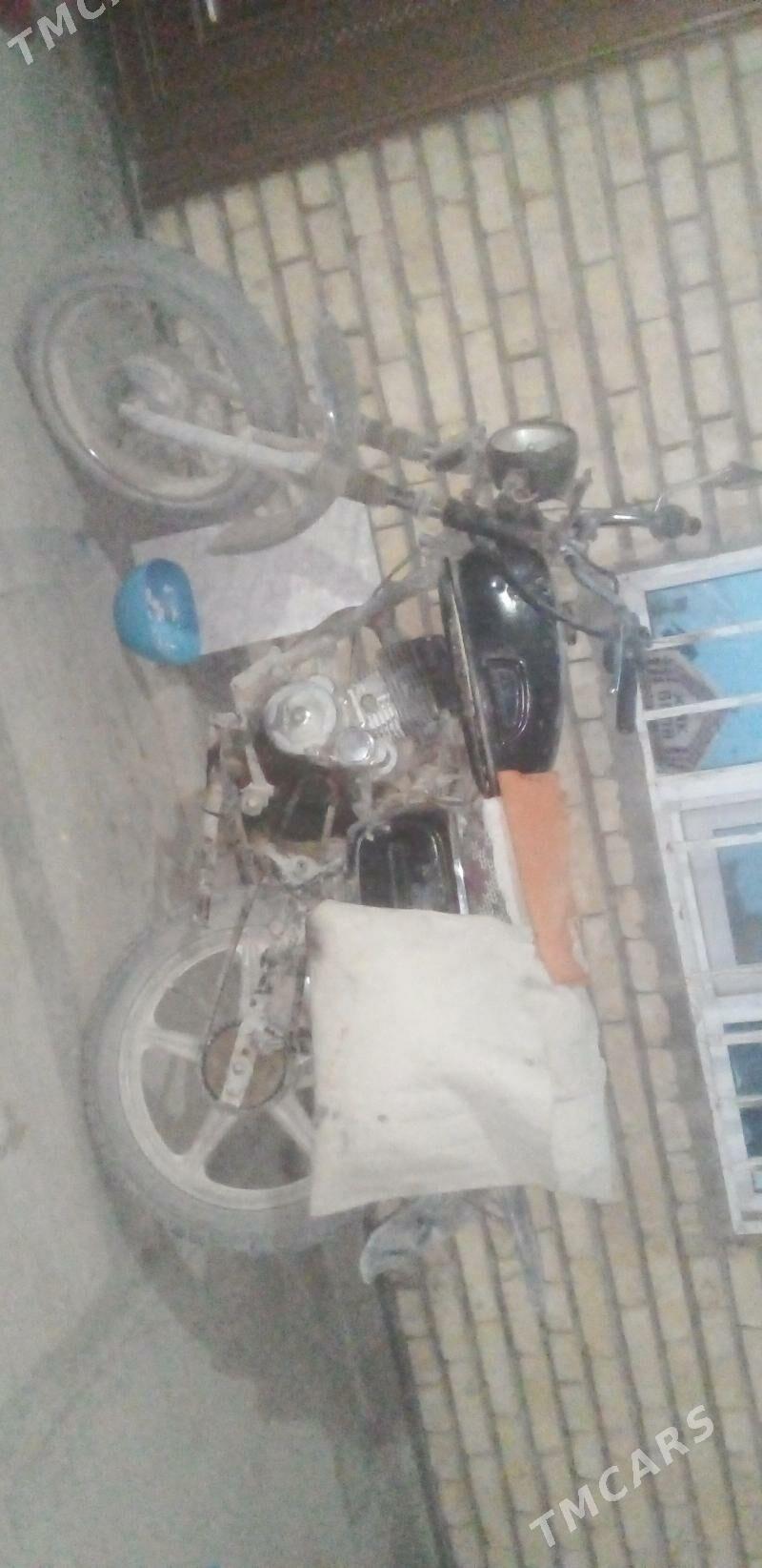 Fekon FK150-8G 2010 - 4 000 TMT - Бахарден - img 1