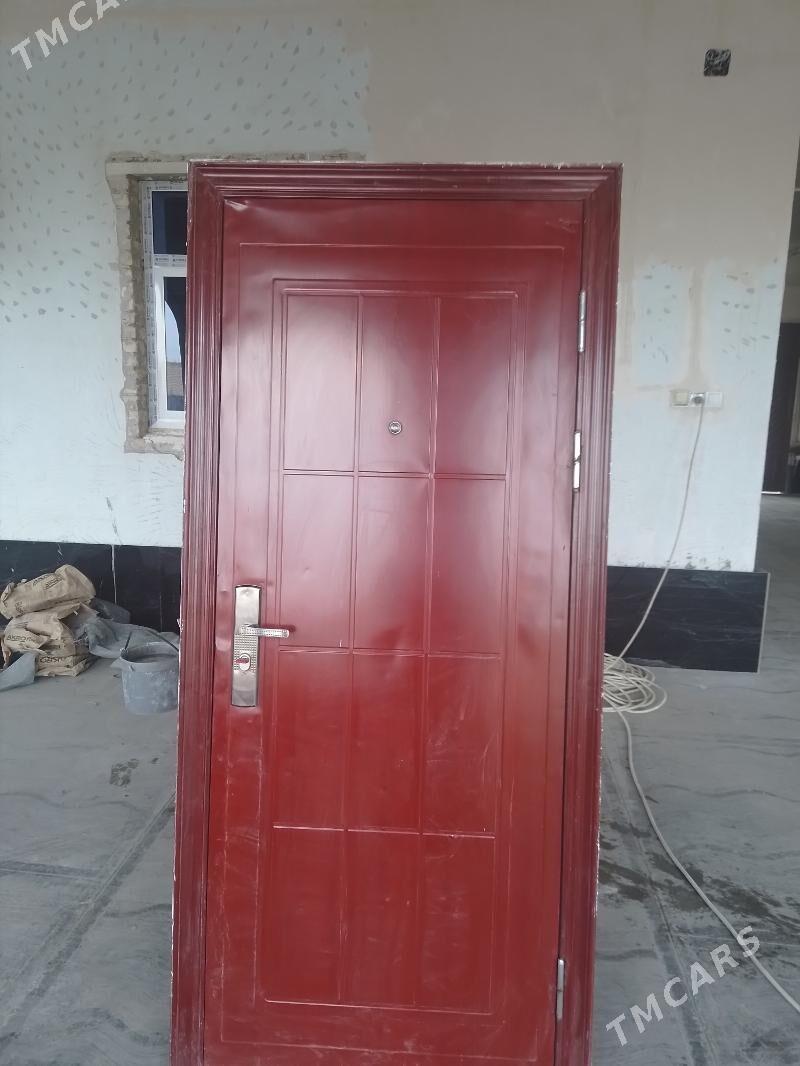 Dasky demir gapy - Дянев - img 1