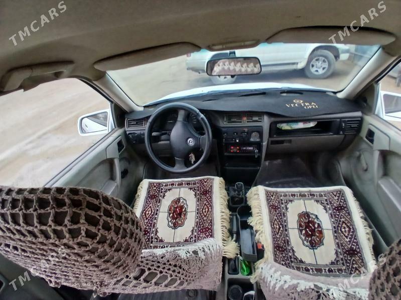 Opel Vectra 1990 - 40 000 TMT - Bäherden - img 1