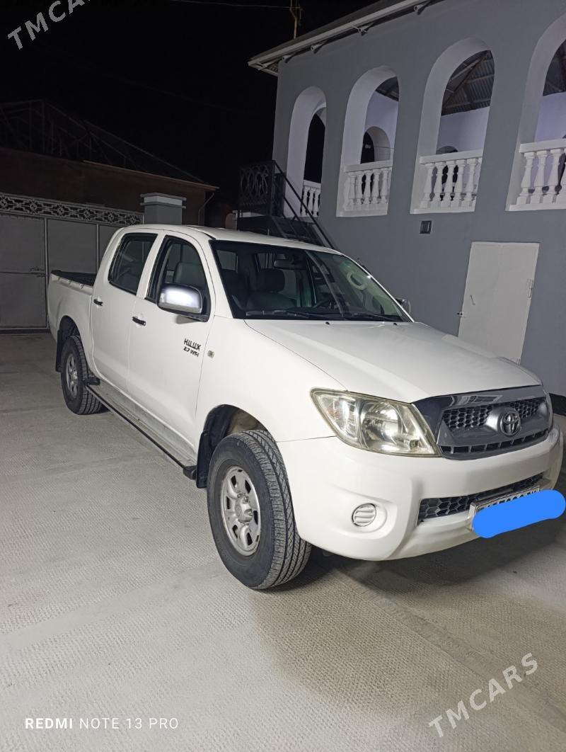 Toyota Hilux 2010 - 270 000 TMT - Türkmenbaşy - img 1