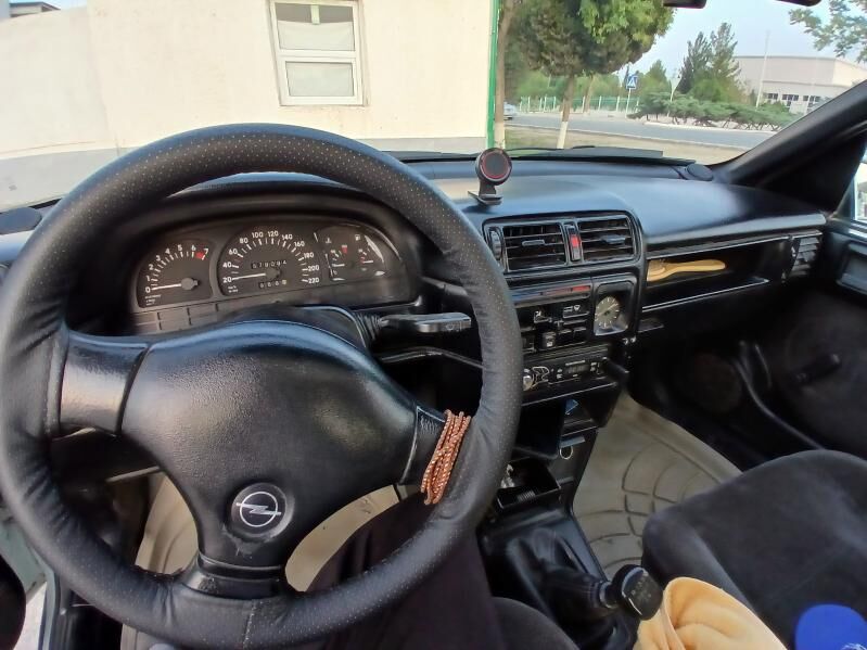 Opel Vectra 1991 - 45 000 TMT - Magtymguly - img 1