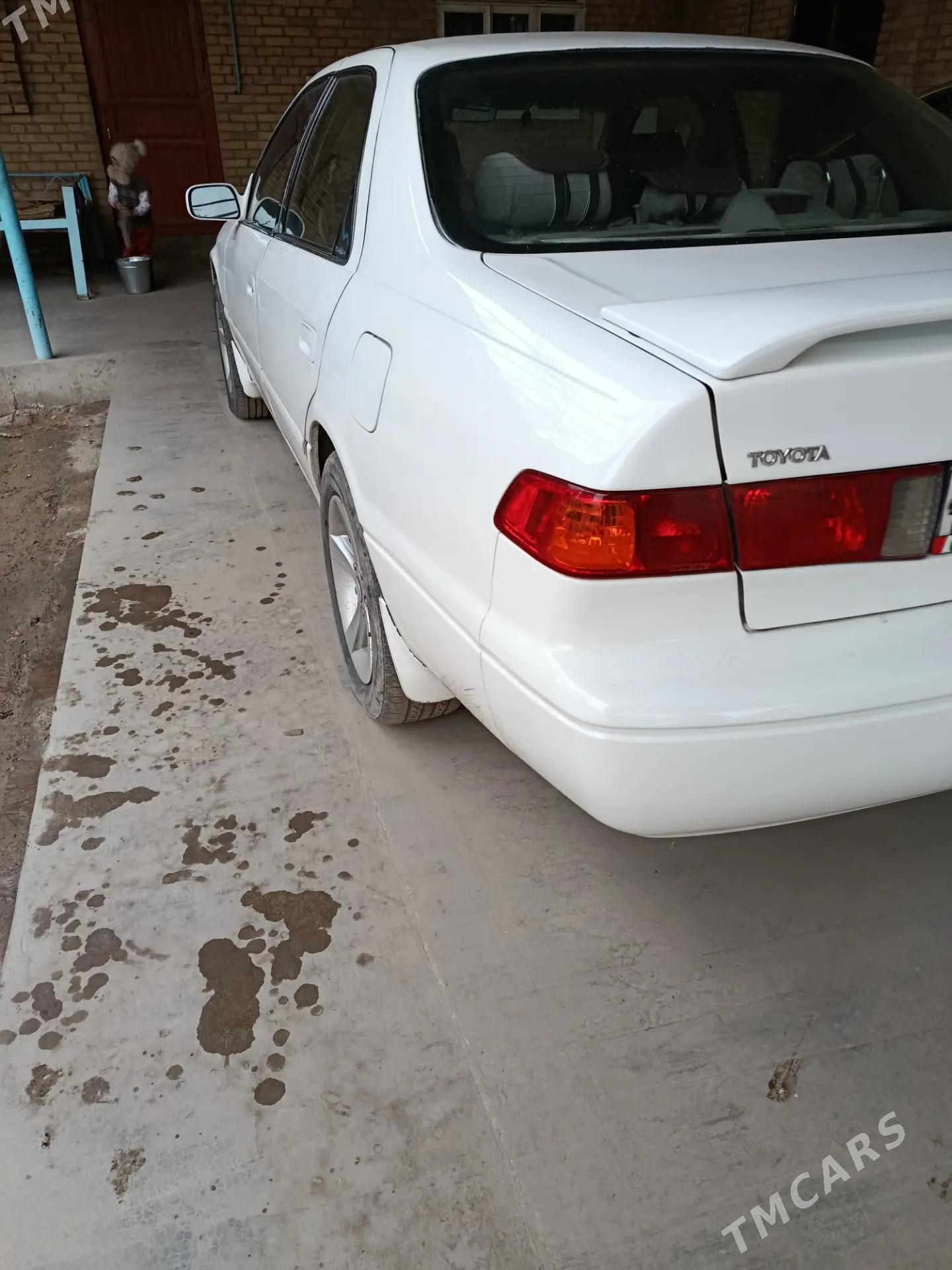 Toyota Camry 2000 - 140 000 TMT - Туркменабат - img 1