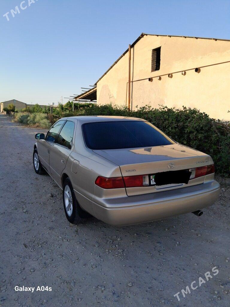 Toyota Camry 2000 - 170 000 TMT - Сейди - img 1