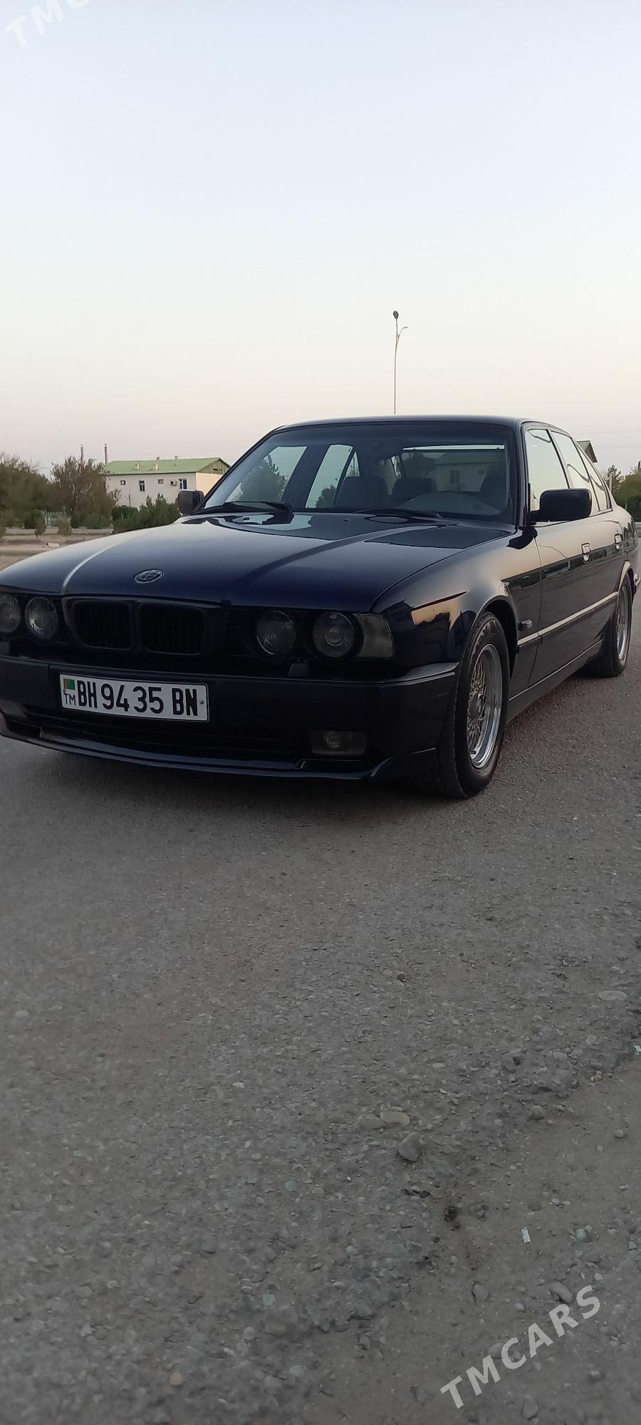 BMW E34 1998 - 95 000 TMT - Балканабат - img 1