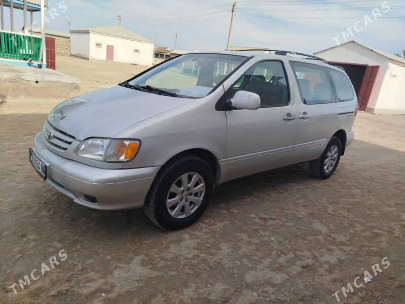 Toyota Sienna 2002 - 140 000 TMT - Эсенгулы - img 1