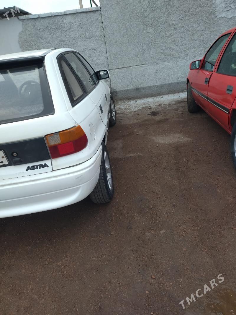 Opel Astra 1992 - 35 000 TMT - Гурбансолтан Едже - img 1