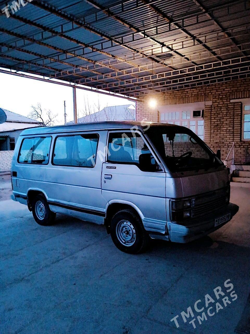 Toyota Hiace 1987 - 50 000 TMT - Векильбазар - img 1