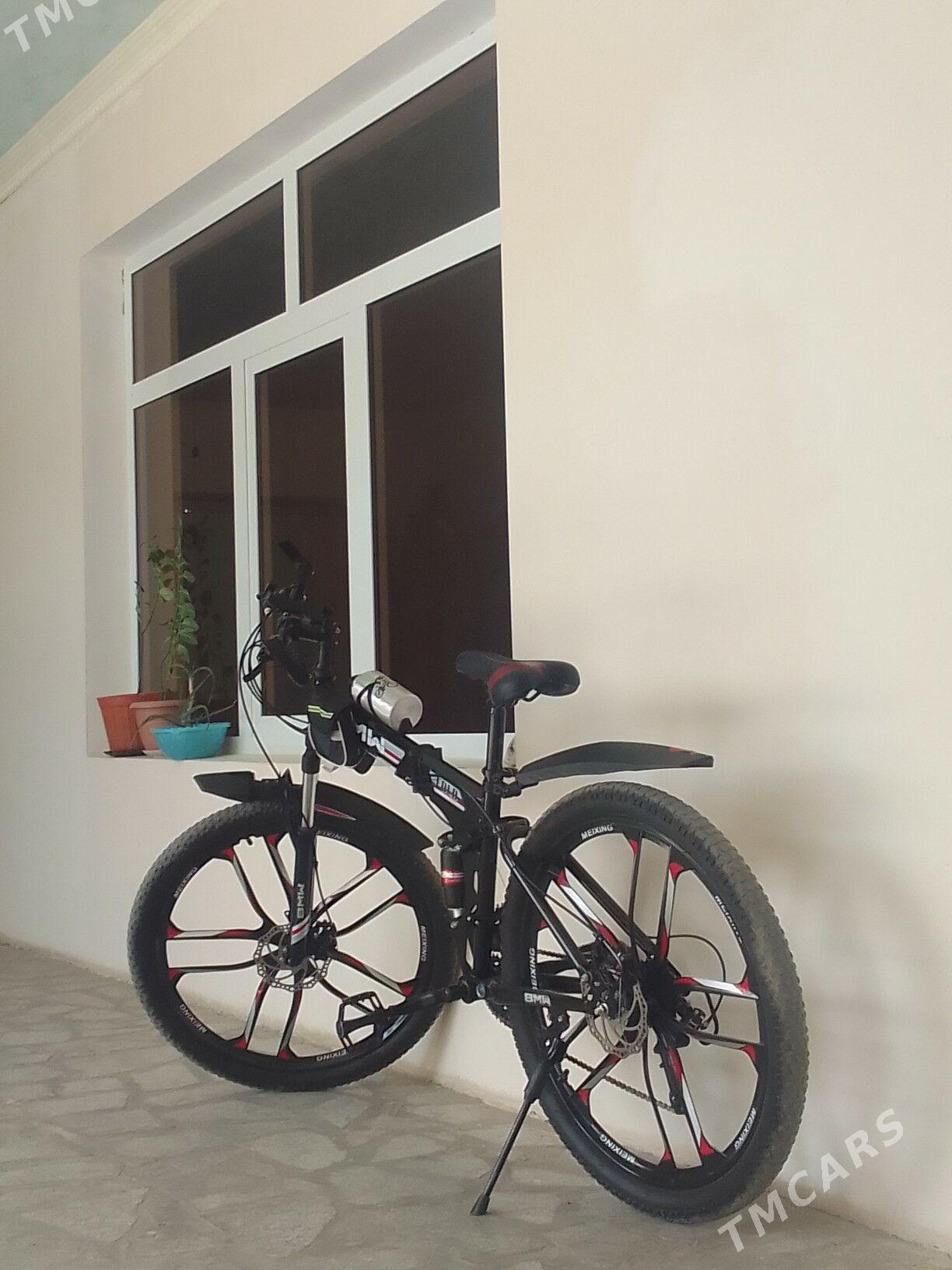 Bmw tigir - Анев - img 1