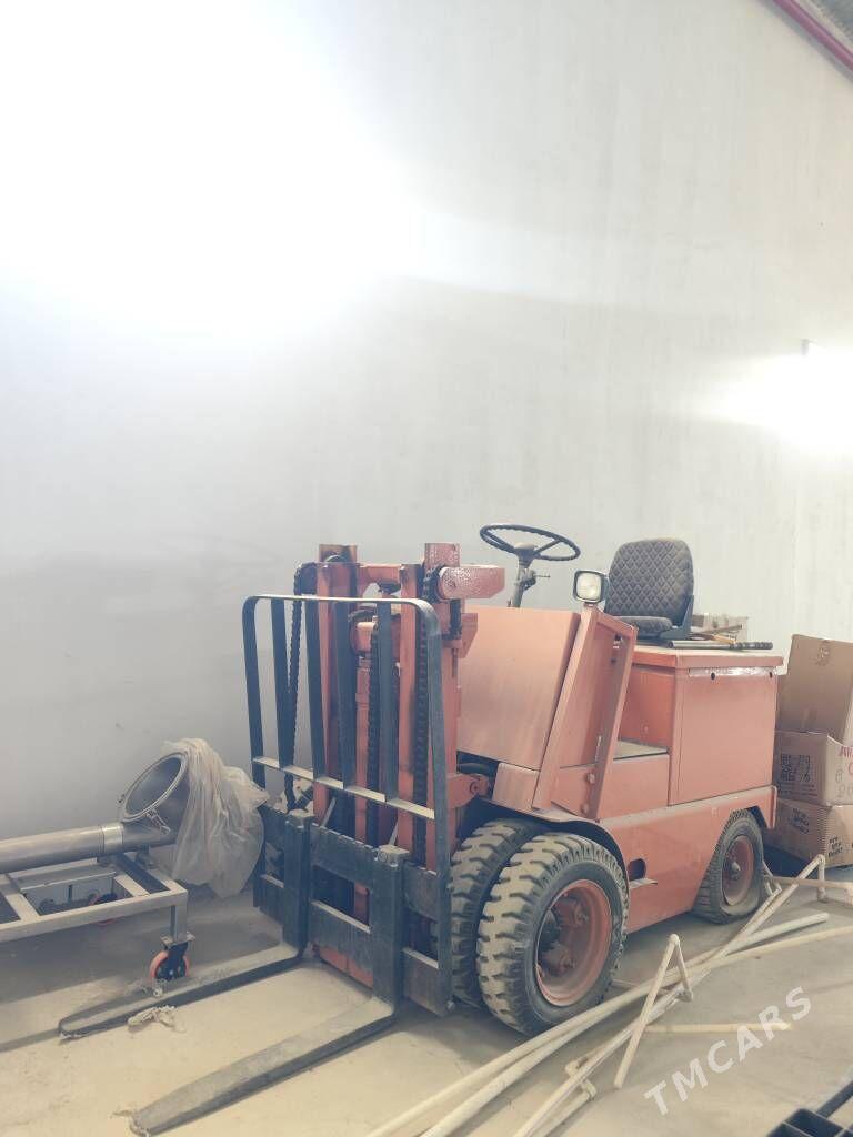 Kara Forklift 2000 - 33 000 TMT - Ашхабад - img 1