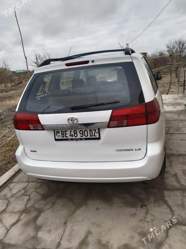 Toyota Sienna 2005 - 170 000 TMT - Şabat etr. - img 1